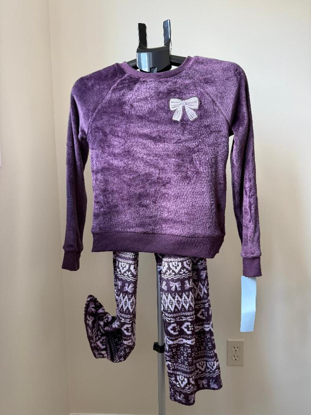 CAT AND JACK SLEEPWEAR VELOUR LEGGINGS AND LONG SLEEVE TOP GIRLS LARGE PURPLE